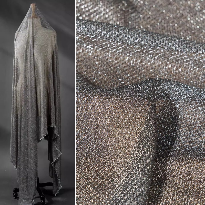 Crystal Mesh Fabric - قماش رمادي فاتح بخيوط معدنية، قابل