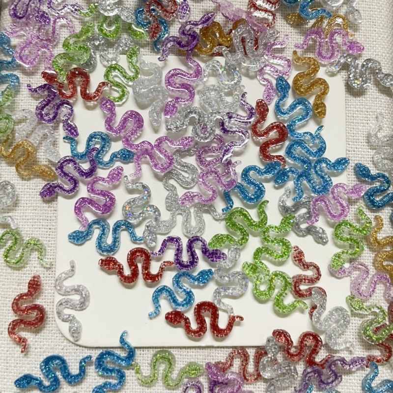 حليات راتنجية صغيرة لامعة على  - مراجعة Embellishment Glue Craft وسعره