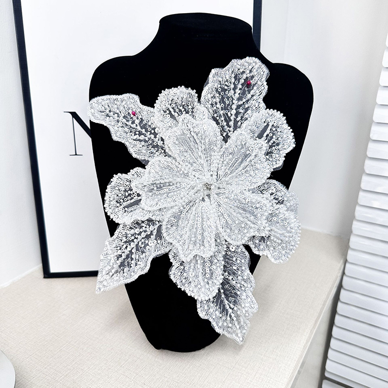 تطريز دانتيل أبيض مزين بالترتر - مراجعة Applique Patch Flower وسعره